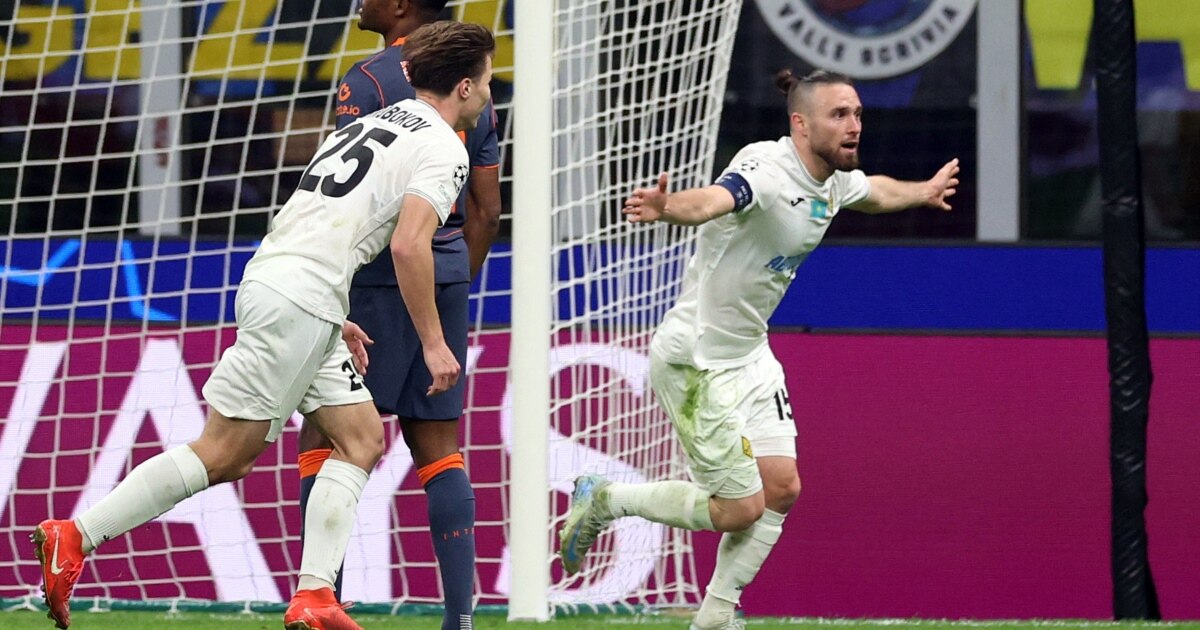 Үлкен силикон сиськи бар гламурлық сәби Эми Андерсон трахает алады