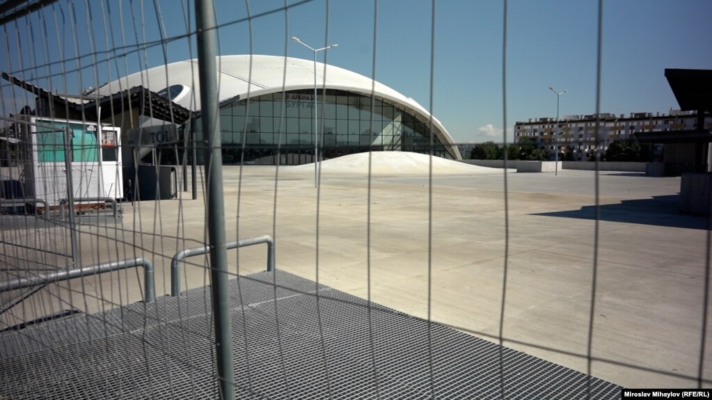 Стойността на строителството на "Арена Бургас" нарасна повече от два пъти. Очаква се залата да бъде завършена през 2021 г.