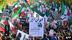 تصویری از تجمع ده‌ها هزار نفری ایرانیان خارج از کشور در شهر برلین، در اعلام همبستگی با اعتراضات «زن، زندگی، آزادی»، مهرماه ۱۴۰۱