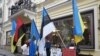 Акция протеста у посольства России в Таллине