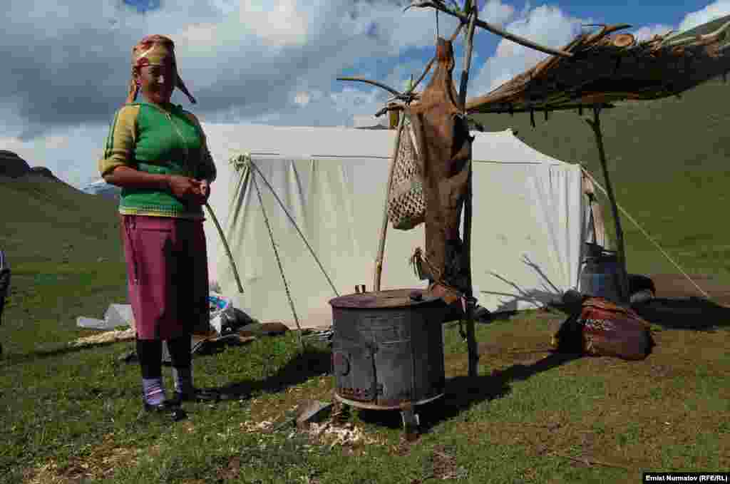 To make kumis, one needs a bag made from goatskin, which must first be smoked over a juniper fire. 