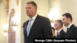 Klaus Iohannis a susținut imediat după alegerile parlamentare un guvern de coaliție între PNL - USR PLUS - UDMR. 