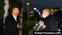 Recep Tayyip Erdoğan (sağda) və İlham Əliyev dekabrın 9-da birlikdə şam ediblər