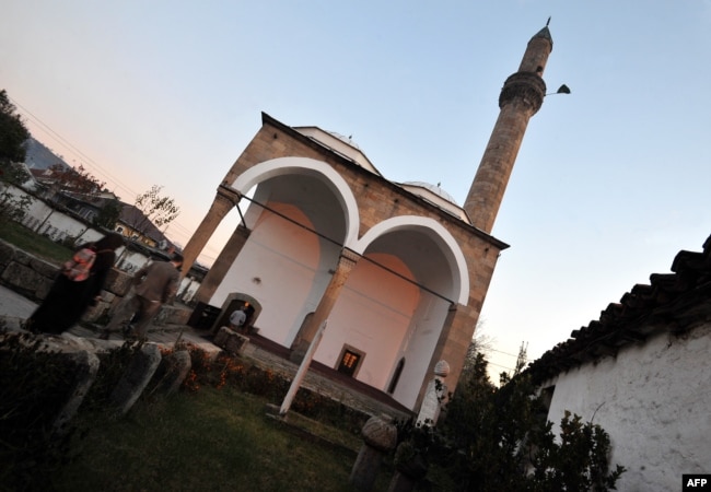 'Ključni su bili Balkanski ratovi 1912. i 1913. godine i iskustvo koje su muslimani imali u Sandžaku i tim dijelovima Osmanskog carstva, koje su Srbija i Crna Gora 1912. i 1913. godine osvojili.' (Fotografija: Džamija u Novom Pazaru)