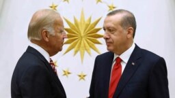 Presidenti i zgjedhur i SHBA-së, Joe Biden dhe presidenti turk, Recep Tayyip Erdogan. Fotografi nga arkivi. 