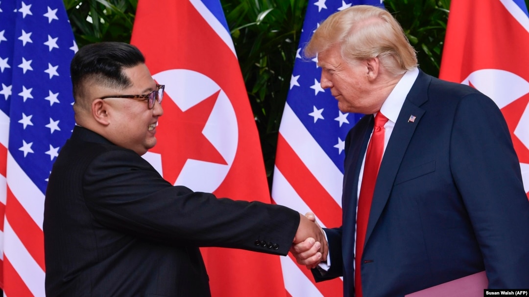 Встреча Дональда Трампа и Ким Чен Ына в Сингапуре 12 июня 2018.