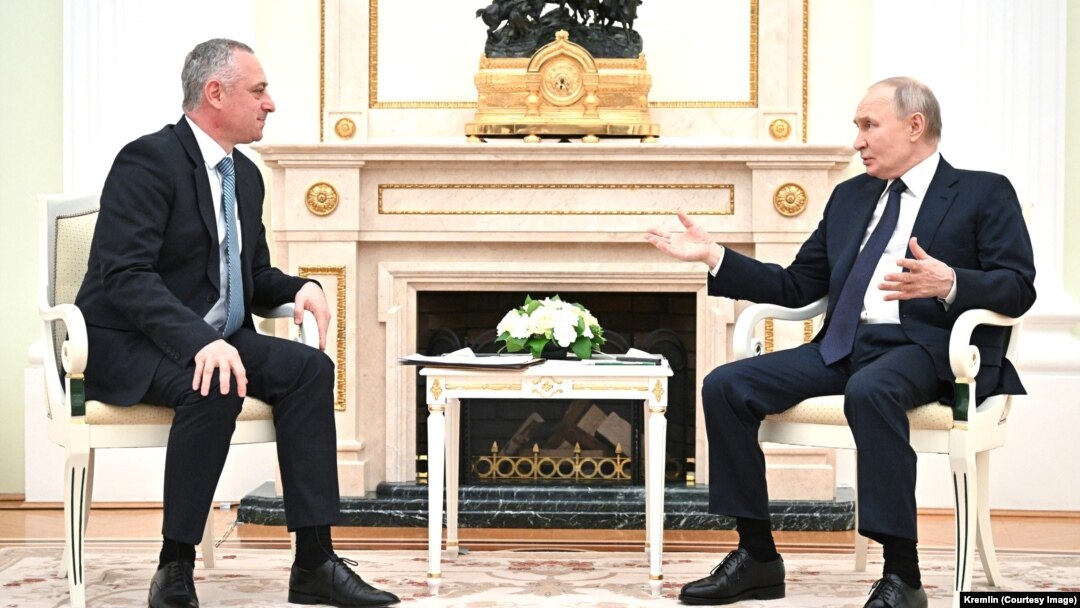 Бадра Гунба и Владимир Путин