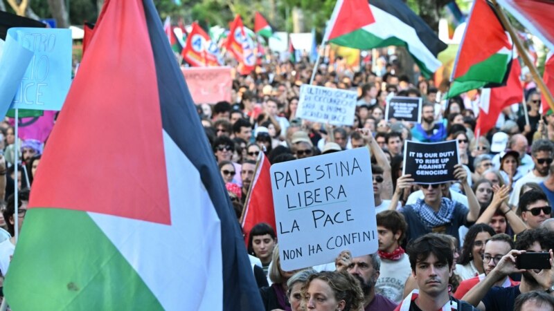 ვენეციის კინოფესტივალის დღეებში ათასობით ადამიანმა გამოთქვამ პროტესტს ღაზაში ისრაელის ქმედების წინააღმდეგ