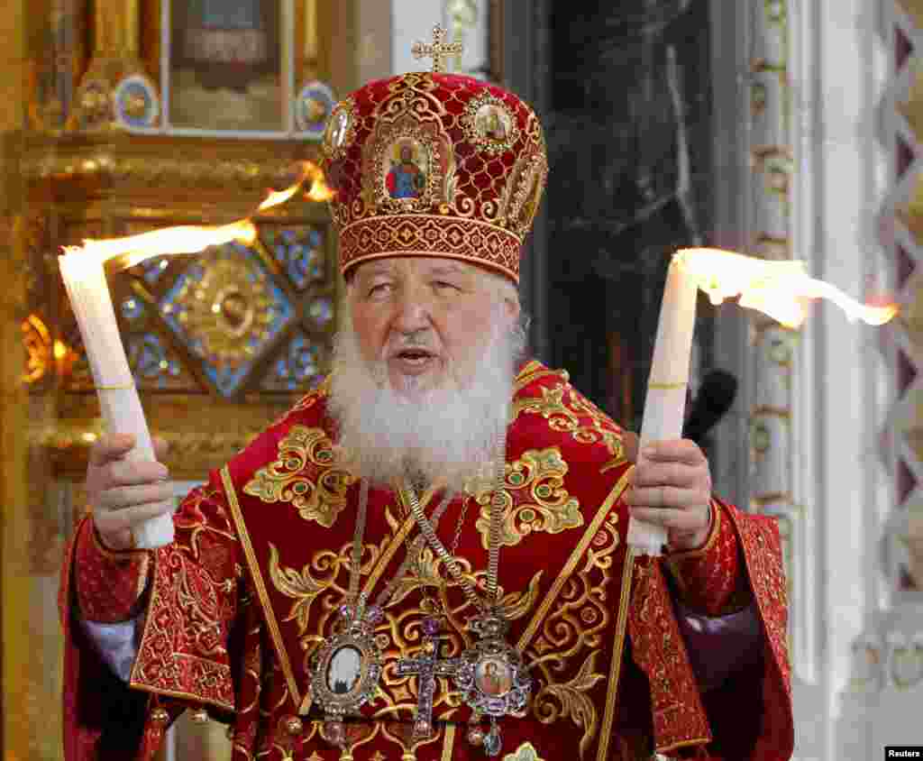 Патриарх Кирилл во время пасхального богослужения. Москва, храм Христа Спасителя, 20 апреля 2014 года. &nbsp;