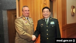 Şeful Statului Major al Armatei române, General-locotenent Nicolae Ciucă, a fost primit la Beijing, de Ministrul chinez al Apărării – Consilier de stat Chang Wanquan - 18.11.2016