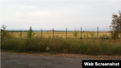 У Росії будують захисні огорожі на кордоні. Фото місцевих жителів