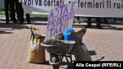 La un protest al fermierilor la Chișinău