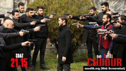 Bumblebees bir yigitning ogziga porno