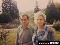 Родители крымскотатарской вышивальщицы Эльмиры Катаки