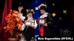 Звание «Супер бабушки и дедушки» получили Лида Майсурадзе и Тристан Кваташидзе, исполнившие в ходе конкурса вокальные номера. Им был передан денежный приз в размере 500 лари