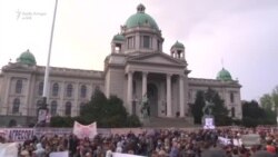 Vazhdojnë protestat në Beograd