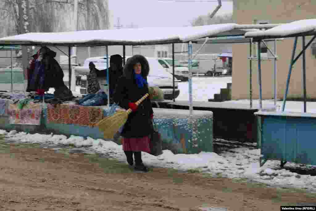 Moldova - people and places in Ciuciuleni, H&#226;ncești