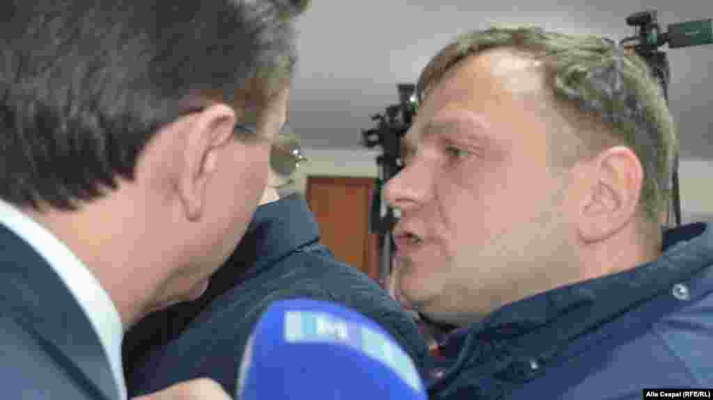 Președintele CSJ Mihai Poalelungi (stânga) și liderul Platformei civice DA Andrei Năstase (dreapta).