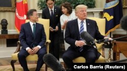 رئیس جمهور ایالات متحدۀ امریکا با همتای کوریای جنوبی اش