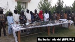 خوست کې د نیول شویو مشکوکو وسله والو عکس. ۲۰۱۹ز کال ۱۴م جون