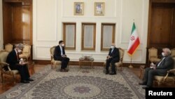 قائم مقام وزیر خارجه کره جنوبی در دیدار با ظریف ضمن اشاره به توقیف کشتی متعلق به این کشور، خواستار تسریع در حل این موضوع شد.
