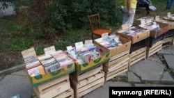 Книжный рынок в Симферополе, июль 2019 года