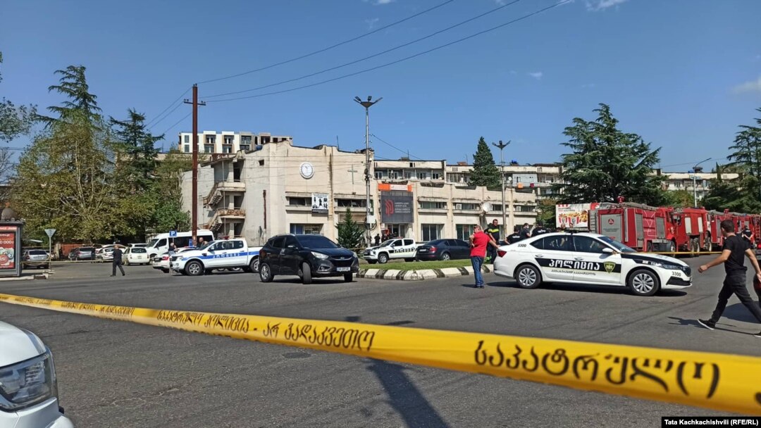  The police are taking "all necessary measures" to resolve the hostage crisis.