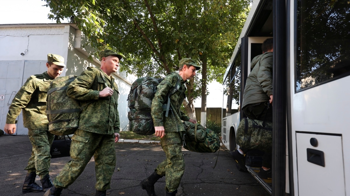 Росіяни масово звертаються на гарячу лінію для здачі в полон Україні через мобілізацію – ГУР