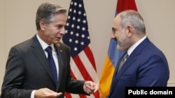 U.S. Secretary of State Antony Blinken and ArmenianPrime Minister Nikol Pashinian (file photo)