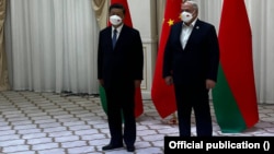 Аляксандар Лукашэнка (справа) сустрэўся з кіраўніком КНР Сі Цзіньпінам. 15 верасьня 2022.