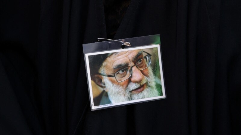 Iran pozvao francuskog ambasadora zbog karikatura ajatolaha Khameneija