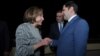 Suren Papikian, ministrul Apărării din Armenia, o întâmpină pe Nancy Pelosi, președinta Camerei Reprezentanților din SUA, Erevan, 18 septembrie 2022