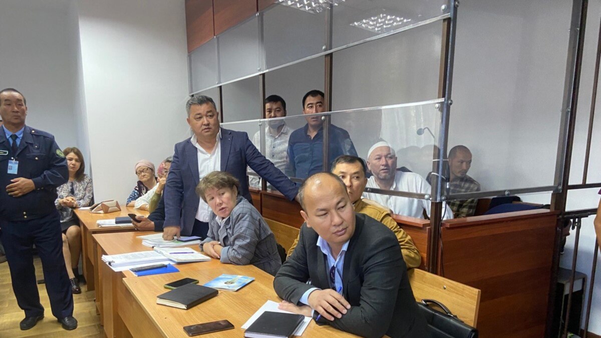 В Атырау начался суд над 27 обвиняемыми по Январским событиям