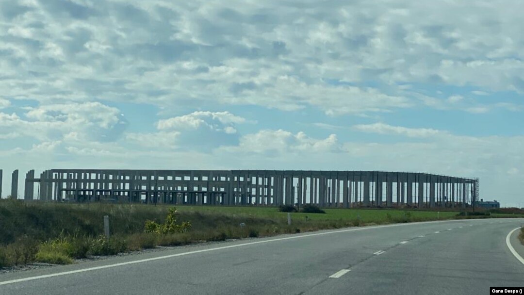 Lidl a reușit să ridice aproape întreaga structură a depozitului.