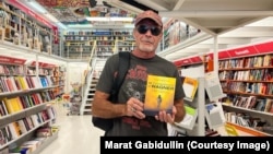 Книга Марата Габидуллина вышла на французском и итальянском языках. Скоро выйдет на польском и румынском. 