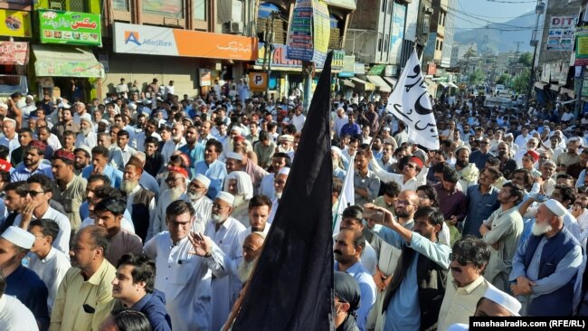 A September 18 protest in Khyber Pakhtunkhwa’s Swat district criticizing the government for failing to prevent the return of the Pakistani Taliban.