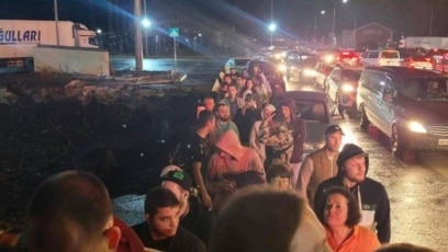 Оргазм кезінде порнографиялық аяқтың қысылуы