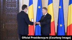 Președintele Iohannis l-a decorat în 8 septembrie 2022 pe controversatul Marian Lupu, președintele Curții de Conturi Moldova