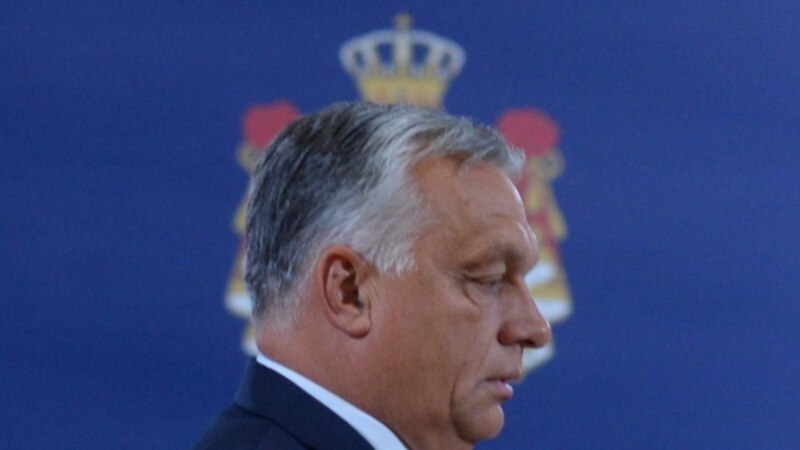 Cu „pistolul financiar” la tâmplă, Ungaria începe primele reforme cerute de UE
