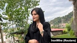 پارلمان اروپا ۲۷ مهرماه جایزه حقوق بشری ساخاروف را به مهسا امینی و جنبش «زن، زندگی، آزادی» در ایران اهدا کرد.
