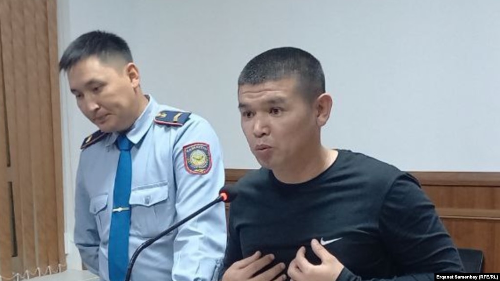 Осуждённый активист из города Жанаозена Ержан Елшибаев выступает в суде по его делу. Кызылорда, 22 сентября 2022 года