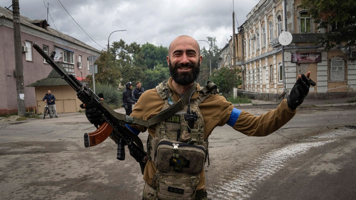 Освобожденные украинские города и сёла: слёзы радости и облегчение