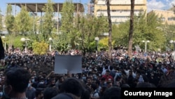 Protestat në Iran pas vdekjes së Mahsa Amini. 