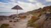 Пустой пляж оккупированного Геническа, сентябрь 2022 года