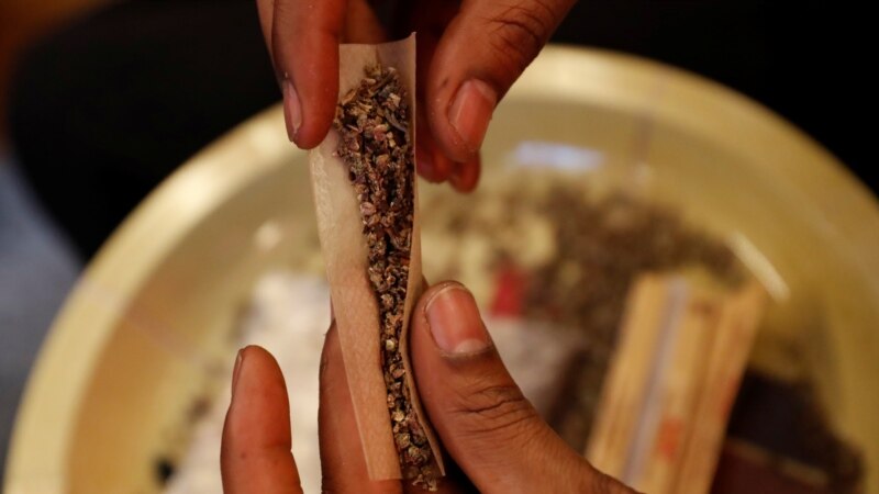 Бајден помилува илјадници осудени за поседување марихуана