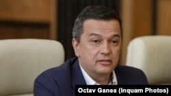 Sorin Grindeanu, ministrul Transporturilor, acuzat de 40 de matematicieni că nu poate face dovada existenței cărții pe care susține că a scris-o împreună cu tatăl său.