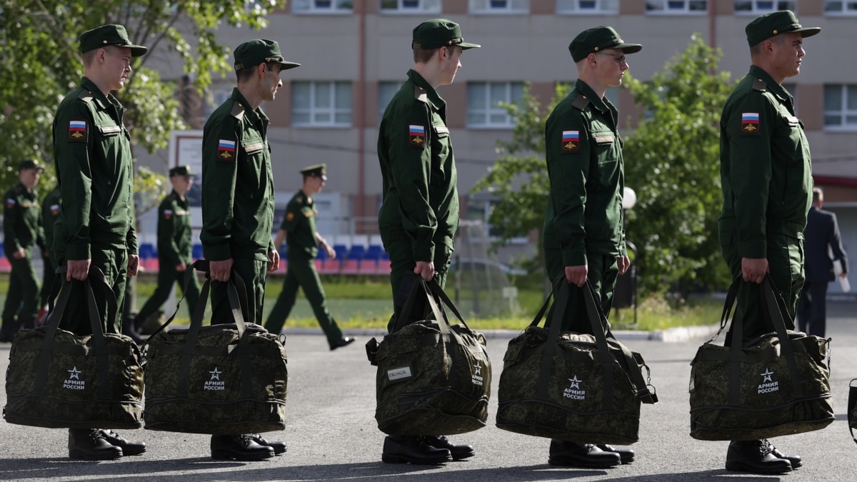 Російські ЗМІ повідомили про ймовірну мобілізацію до мільйона людей ...