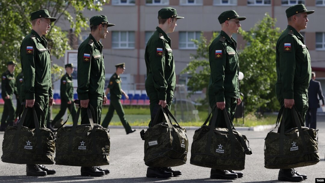 Российские резервисты начали получать повестки на двухнедельные сборы, которые начнутся в конце этого месяца