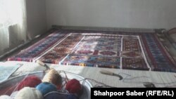 قالین متنوع دست باف بیشتر توسط زنان در ولایت هرات بافته میشود