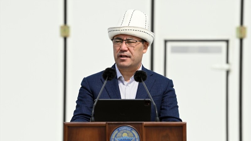 Президент кыргыз-өзбек чек арасы боюнча түшүндүрмө берди